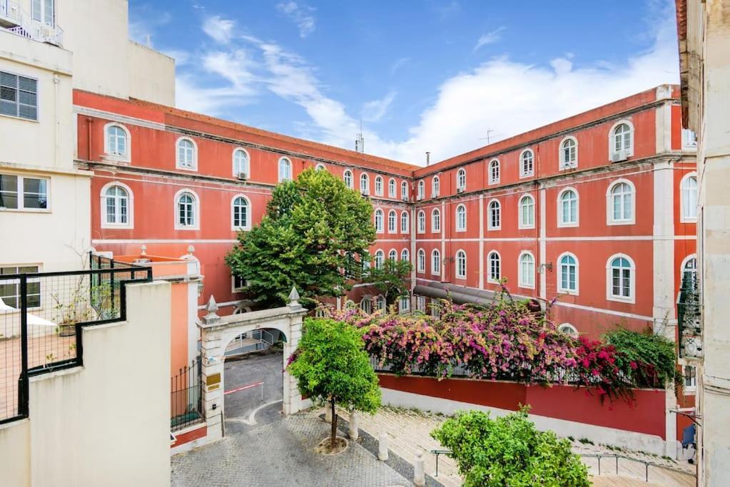 Appartement 1Br @ Downtown Lisbon Chiado Extérieur photo