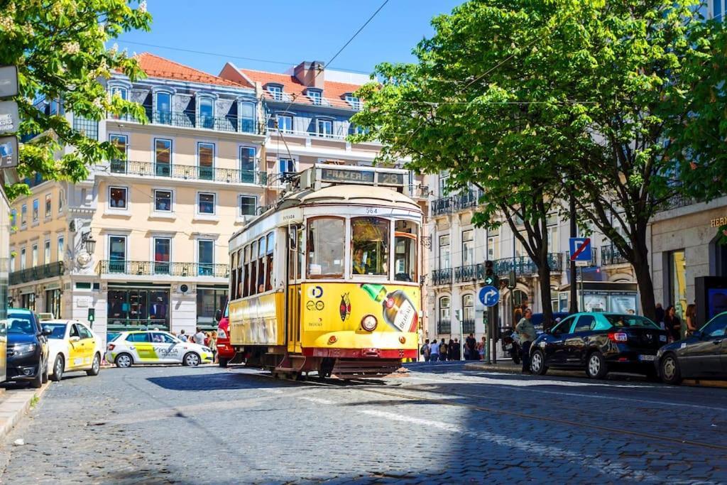 Appartement 1Br @ Downtown Lisbon Chiado Extérieur photo
